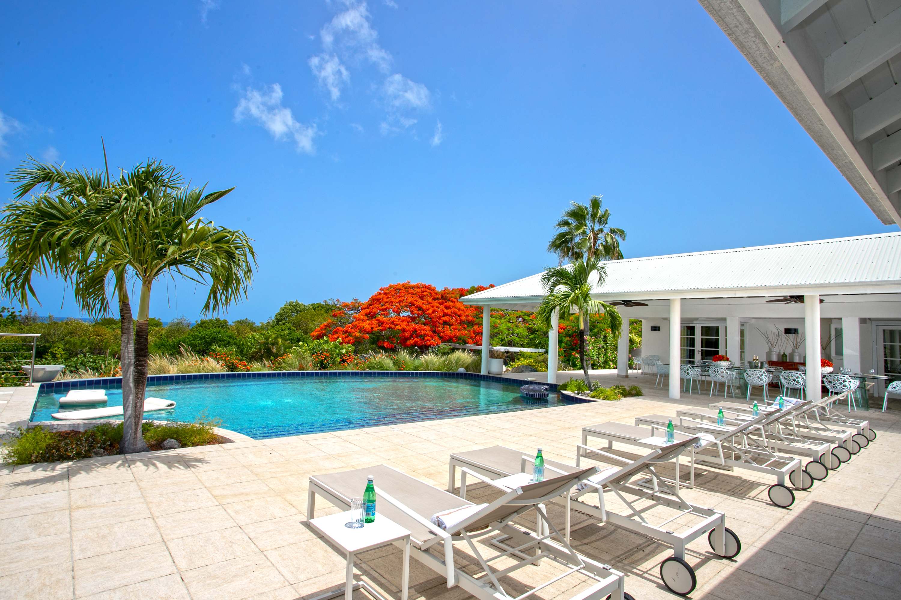 Villa Encore in Terres Basses, Six Ensuite Bedrooms with Heated Pool and Ocean Views - Photo 9