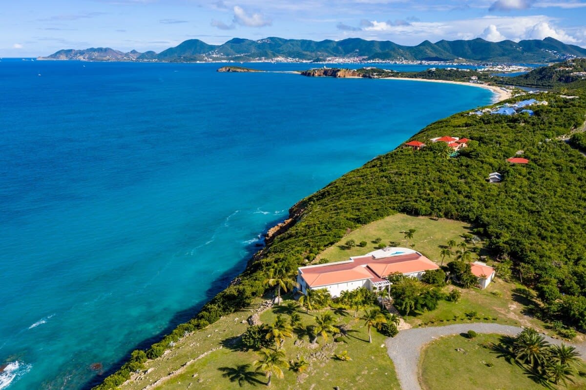 Villa Falaise des Oiseaux, a Cliff-Edge Terres Basses Villa with Anguilla Views Main View