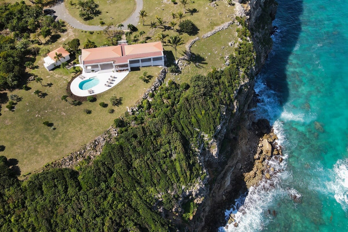 Villa Falaise des Oiseaux, a Cliff-Edge Terres Basses Villa with Anguilla Views Gallery 1