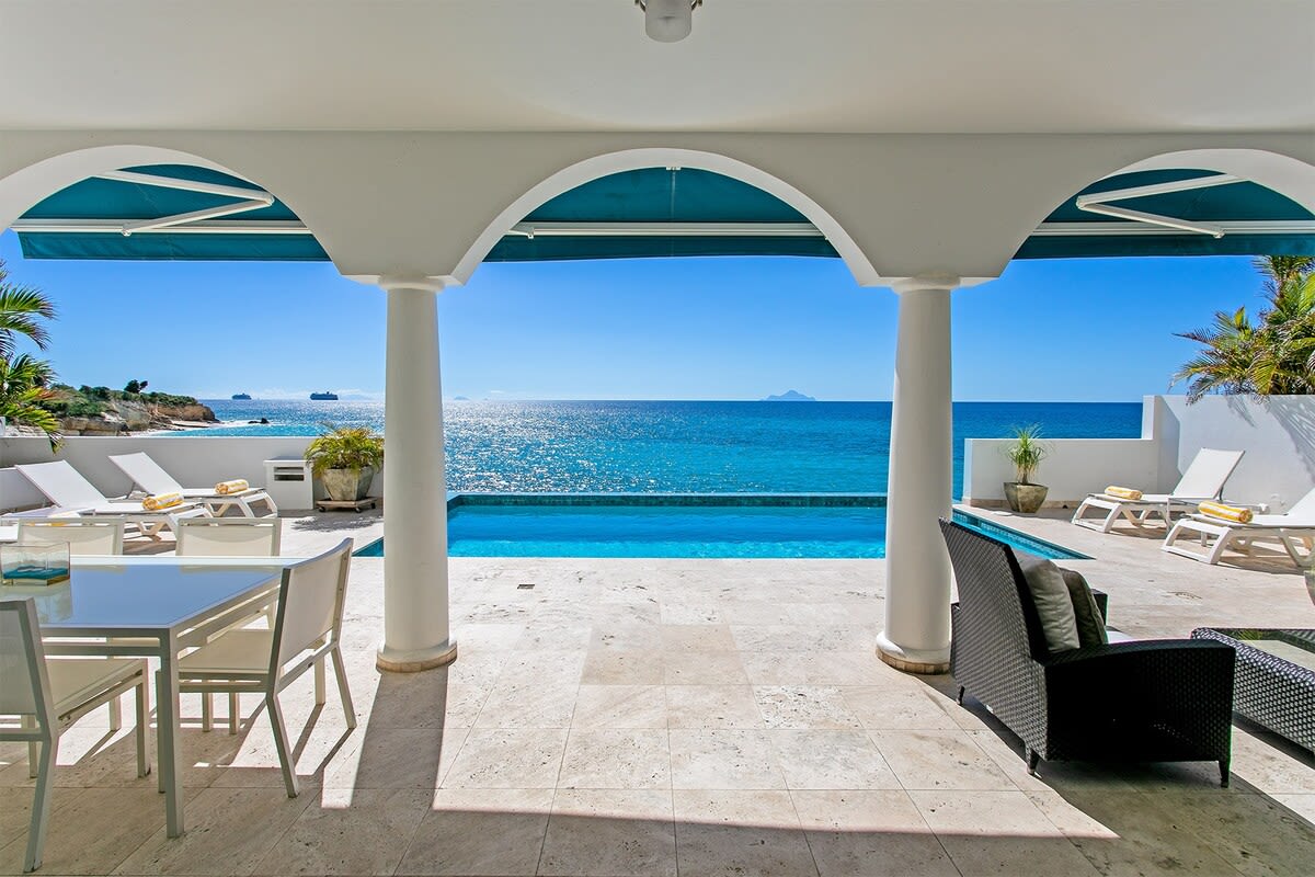 Villa Farniente, Beachfront Four-Bedroom Retreat in Shore Pointe, Cupecoy Gallery 1