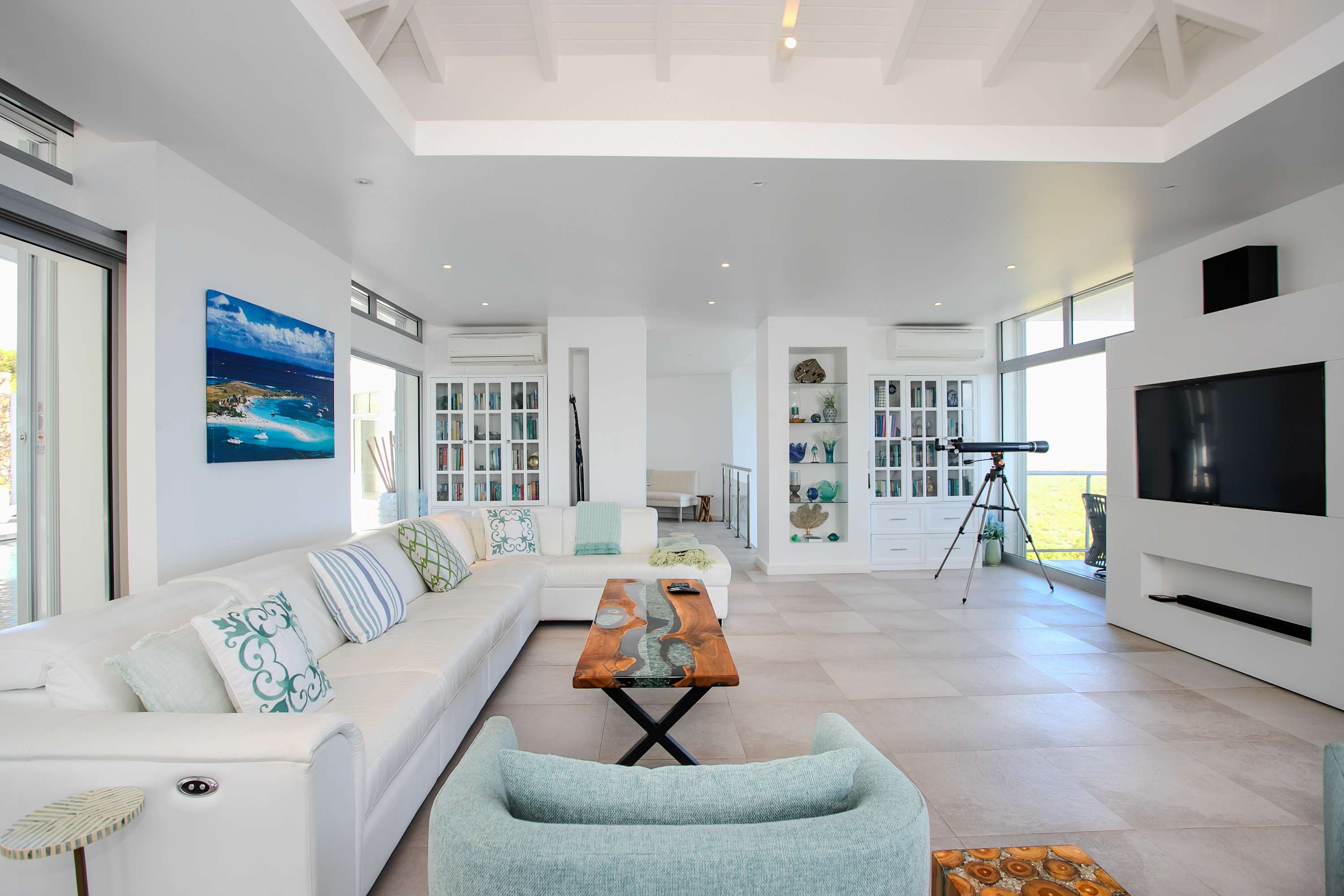 Five Minutes More, Ocean View Villa in Oyster Pond with Four King Suites - Photo 15