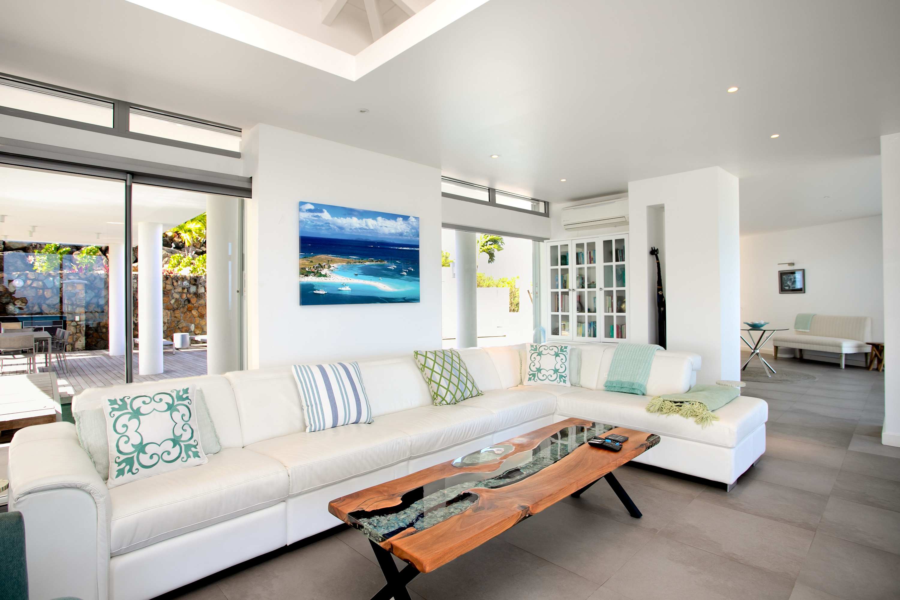 Five Minutes More, Ocean View Villa in Oyster Pond with Four King Suites - Photo 16