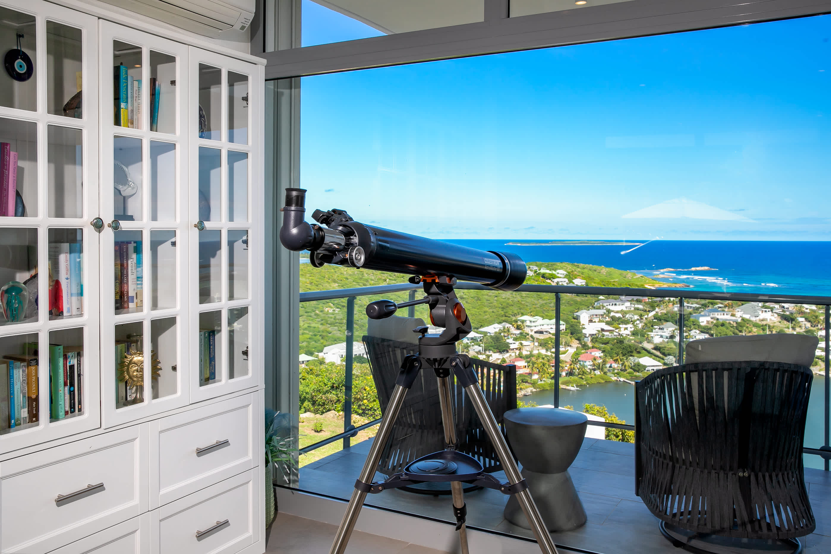 Five Minutes More, Ocean View Villa in Oyster Pond with Four King Suites - Photo 17