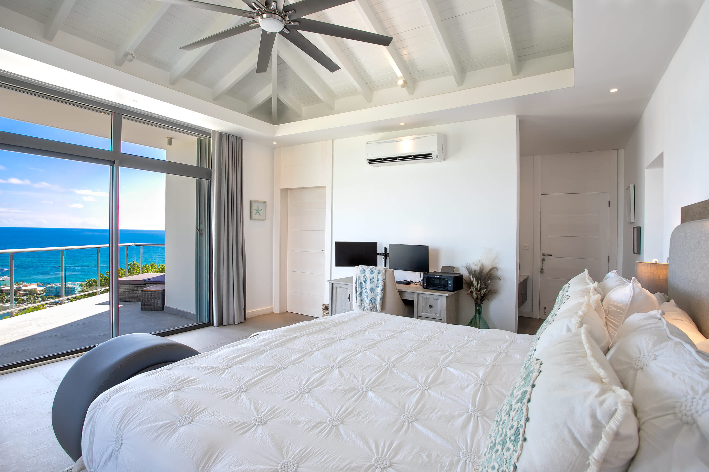 Five Minutes More, Ocean View Villa in Oyster Pond with Four King Suites - Photo 38