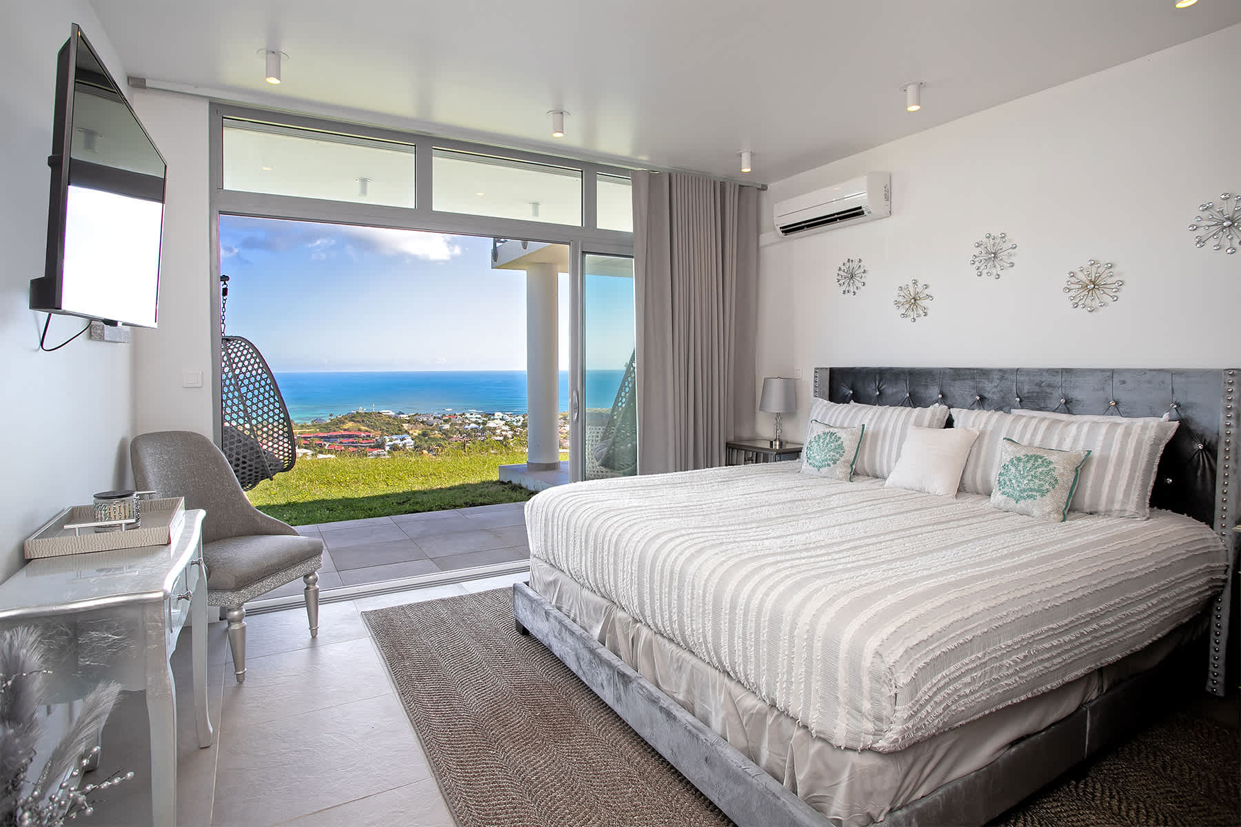 Five Minutes More, Ocean View Villa in Oyster Pond with Four King Suites - Photo 52