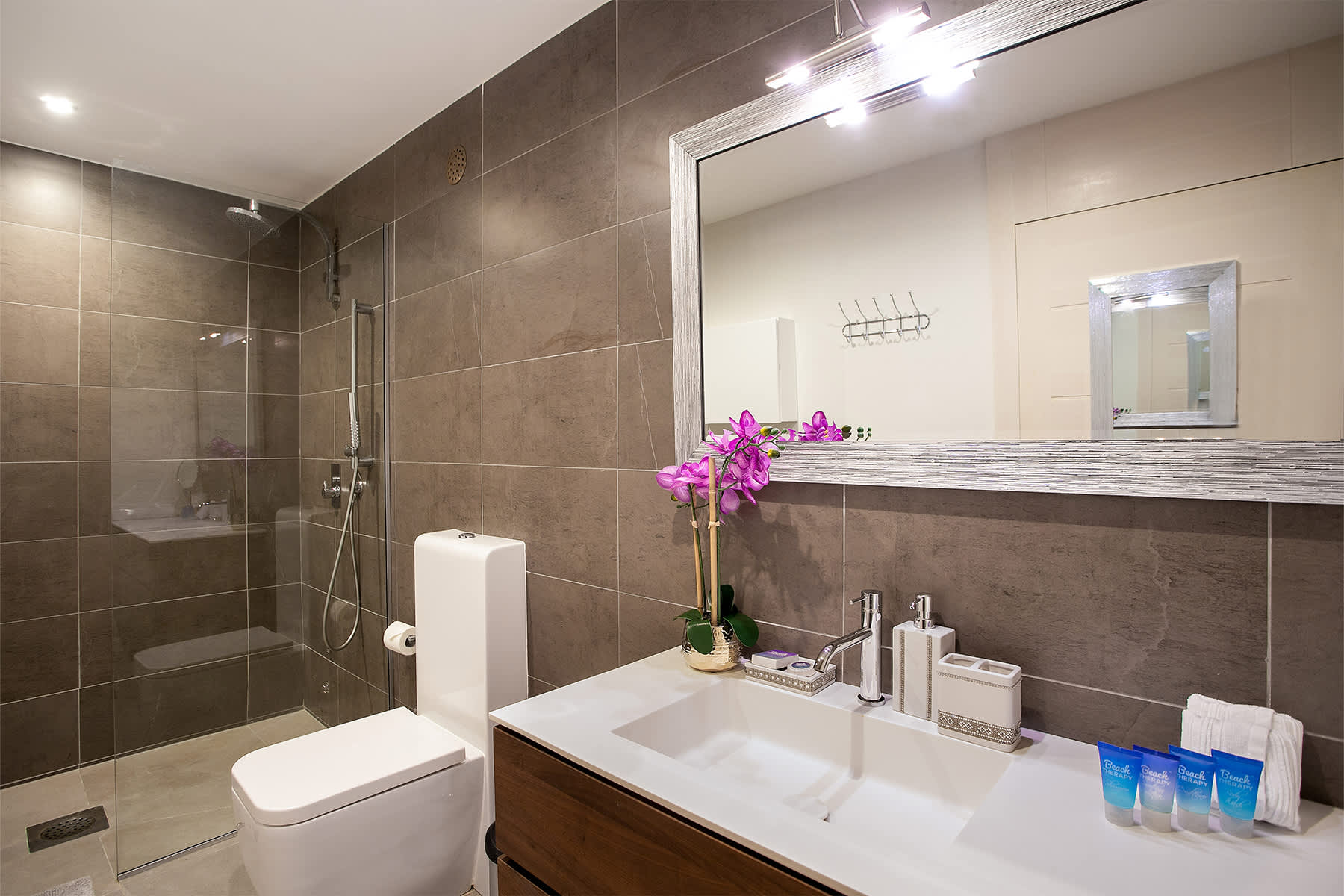 Five Minutes More, Ocean View Villa in Oyster Pond with Four King Suites - Photo 55