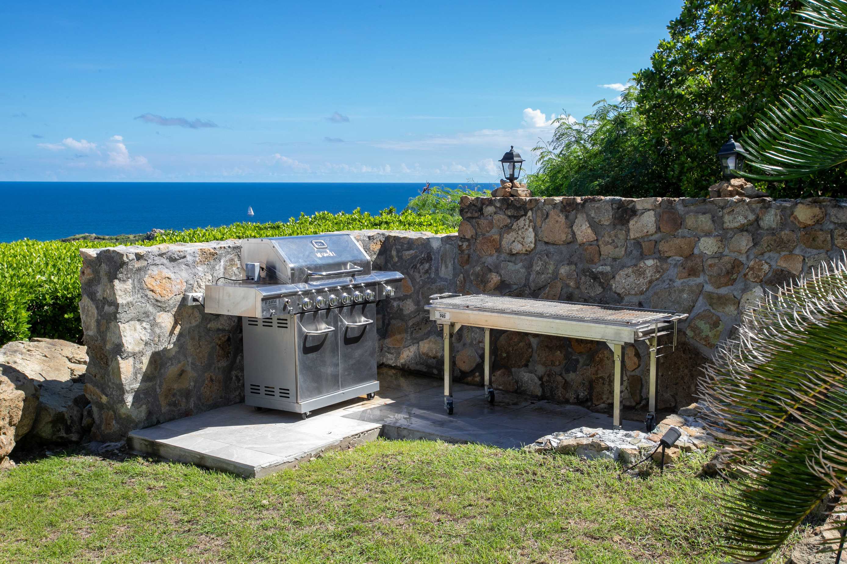 Five Minutes More, Ocean View Villa in Oyster Pond with Four King Suites - Photo 7