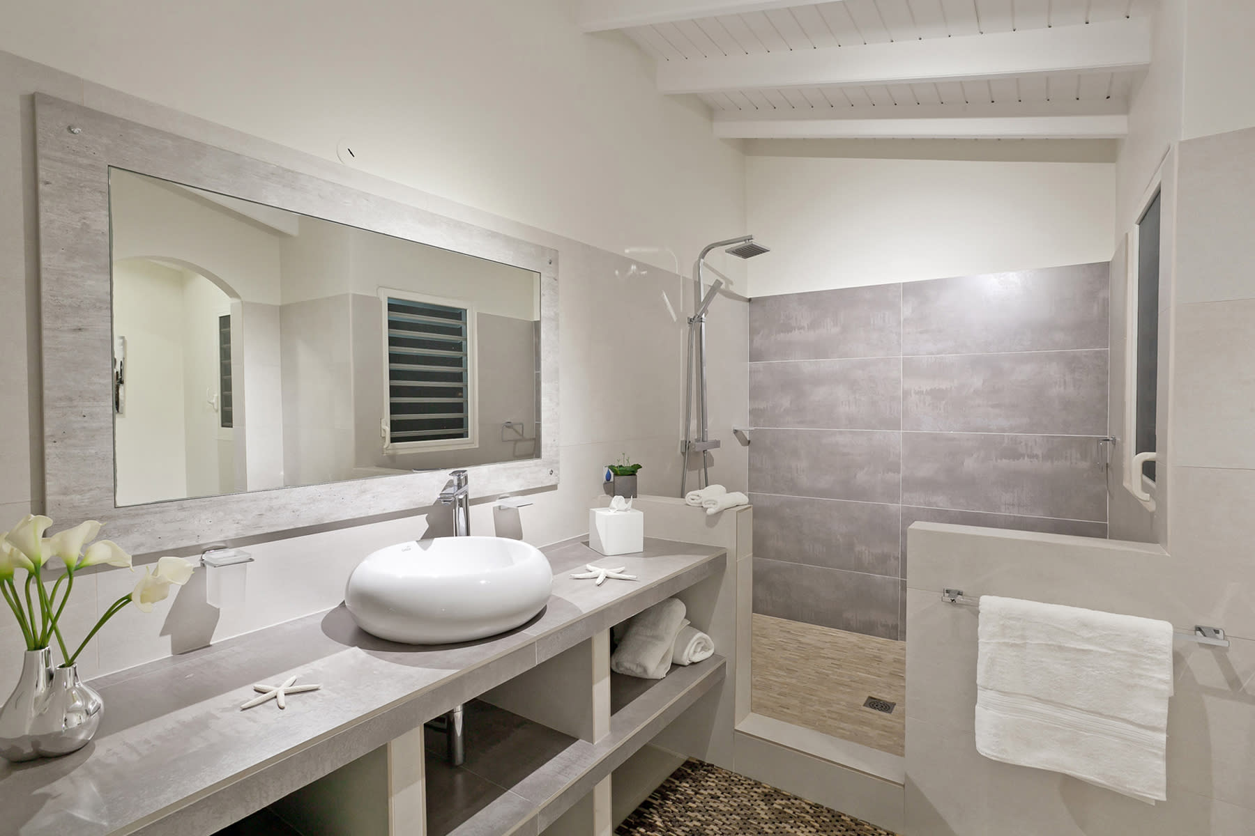 Villa Giselle, Terres Basses Villa with 180 Degree Caribbean Views and a Heated Pool - Photo 35