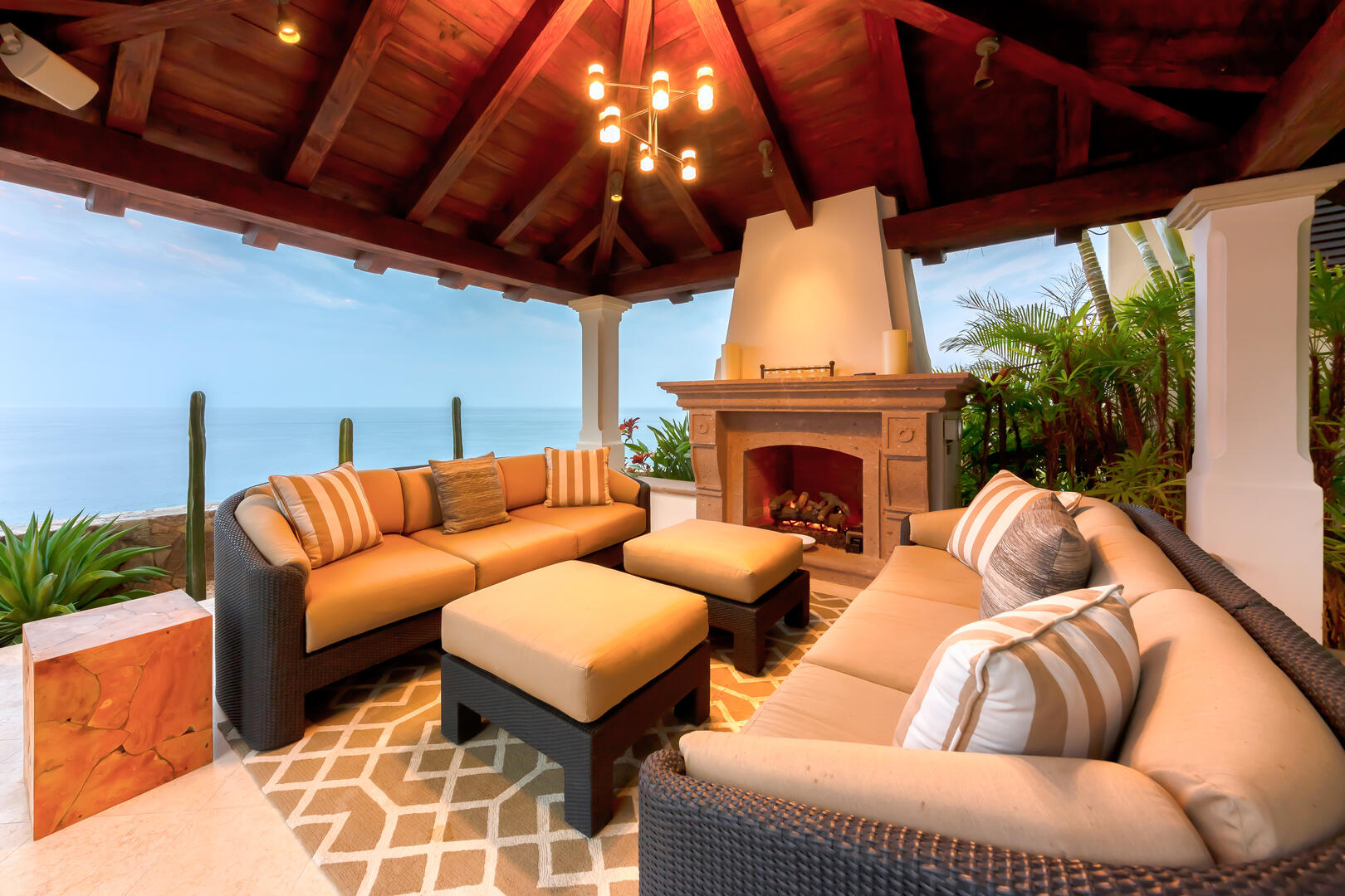Hacienda 502, Ocean View Palmilla Villa with Five King Suites - Photo 7