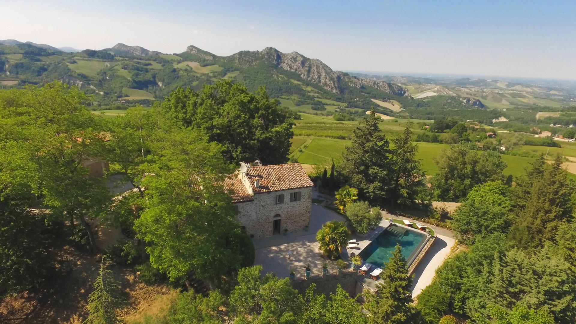 Il Castellaccio 8, Historic Ravenna Villa with Heated Pool and Apennine Views Gallery 2