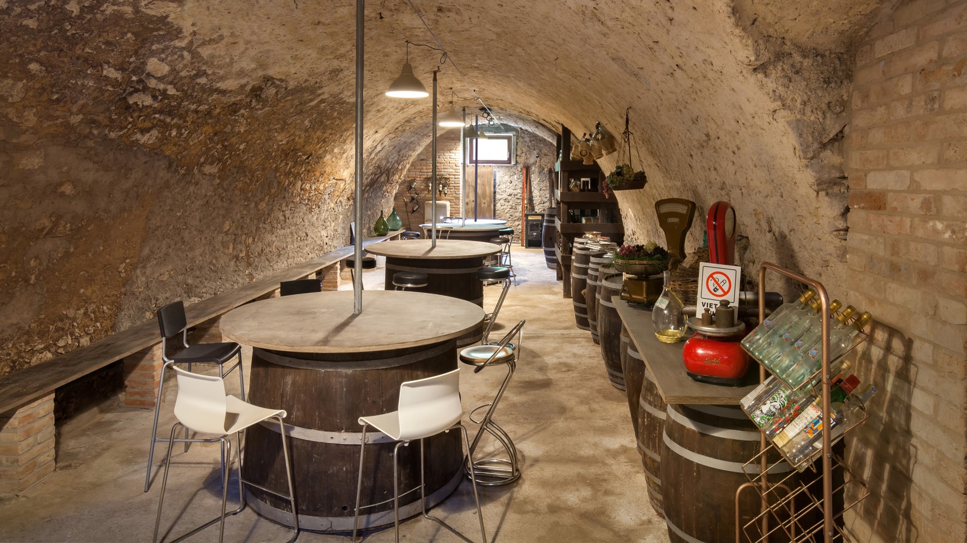 Il Giardino di Sibilia | Elegant Veneto Villa with Pool, Gardens and Stone Cellar Cantina - Photo 24