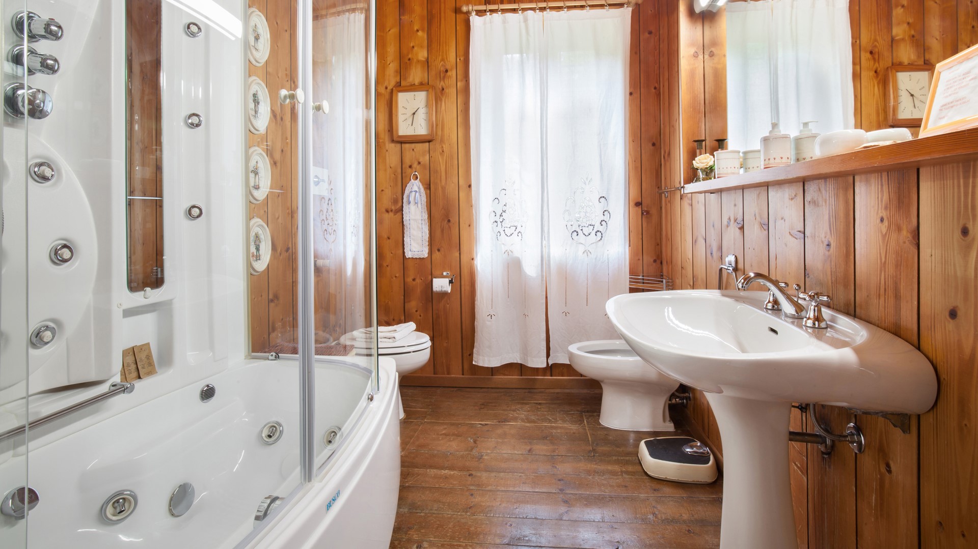 Il Giardino di Sibilia | Elegant Veneto Villa with Pool, Gardens and Stone Cellar Cantina - Photo 43