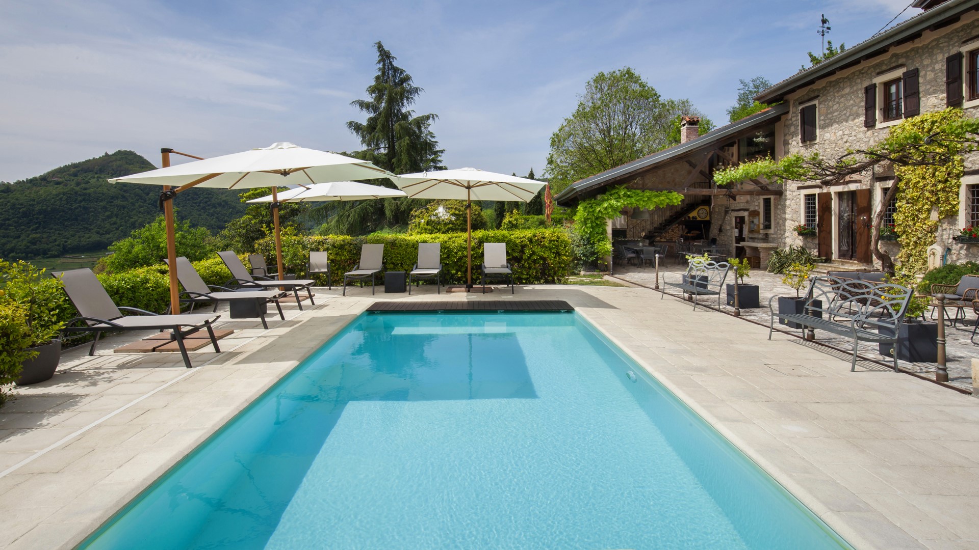 Il Giardino di Sibilia | Elegant Veneto Villa with Pool, Gardens and Stone Cellar Cantina - Photo 6