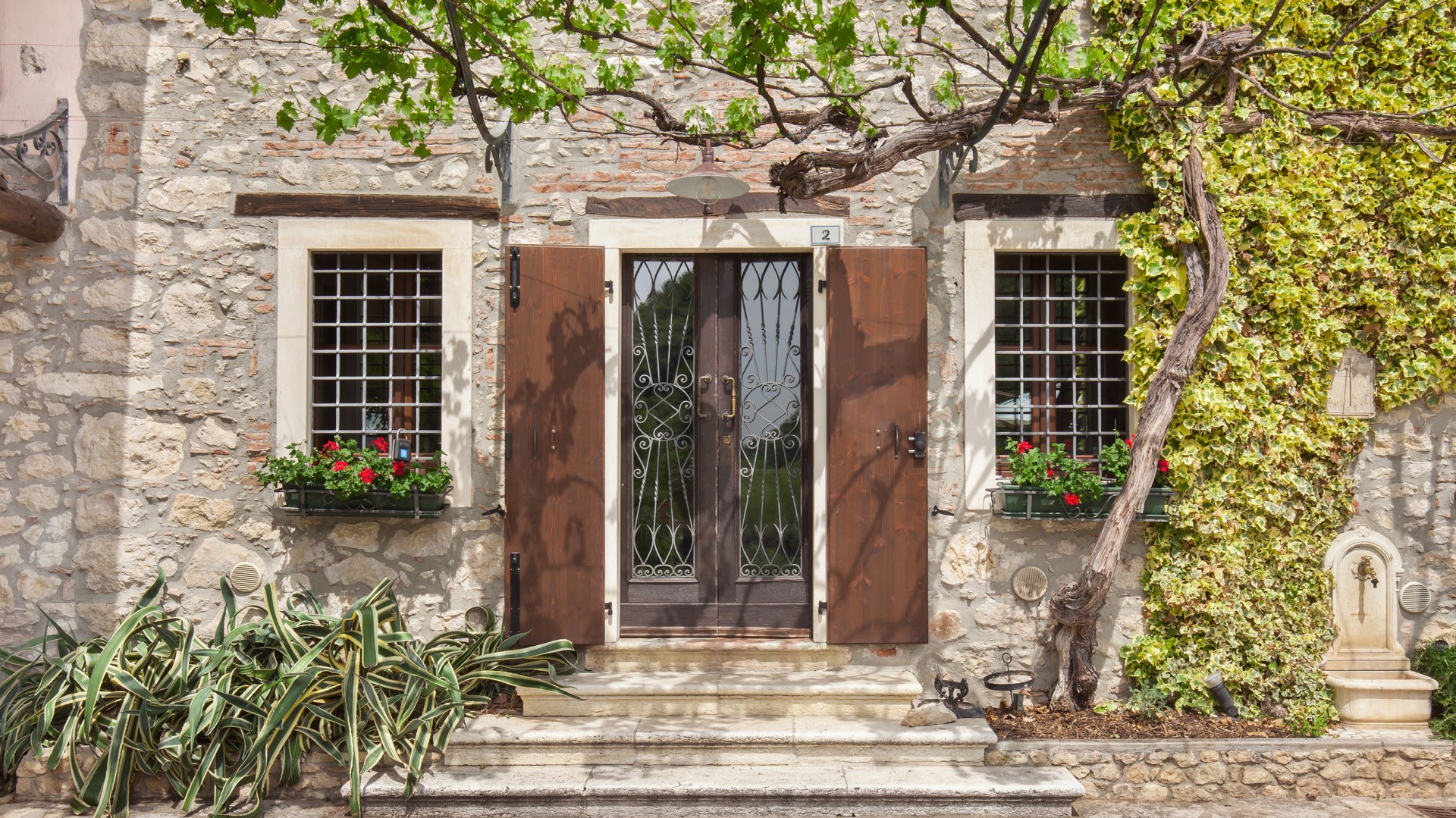 Il Giardino di Sibilia | Elegant Veneto Villa with Pool, Gardens and Stone Cellar Cantina - Photo 9