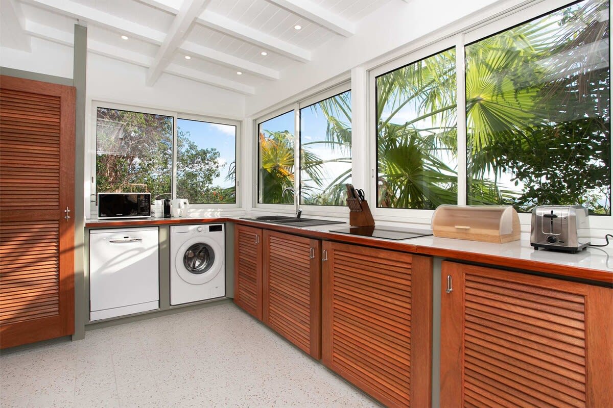 Villa Jacaranda, Baie Longue Views and Barefoot Terrace Living in Terres Basses - Photo 14