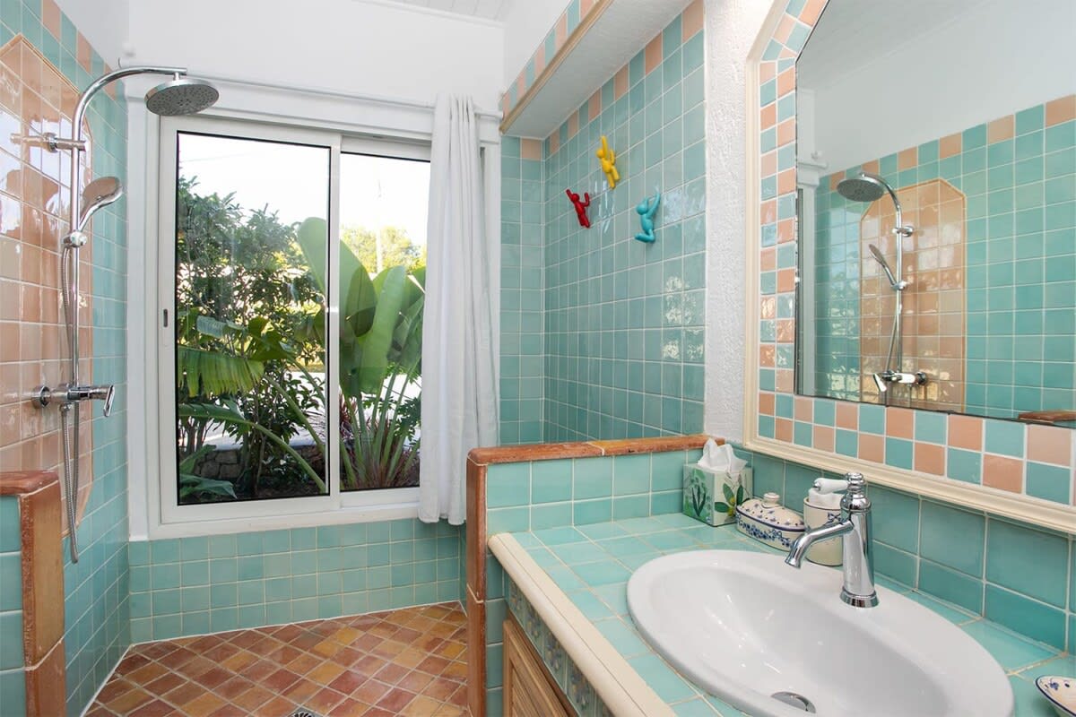 Villa Jacaranda, Baie Longue Views and Barefoot Terrace Living in Terres Basses - Photo 18