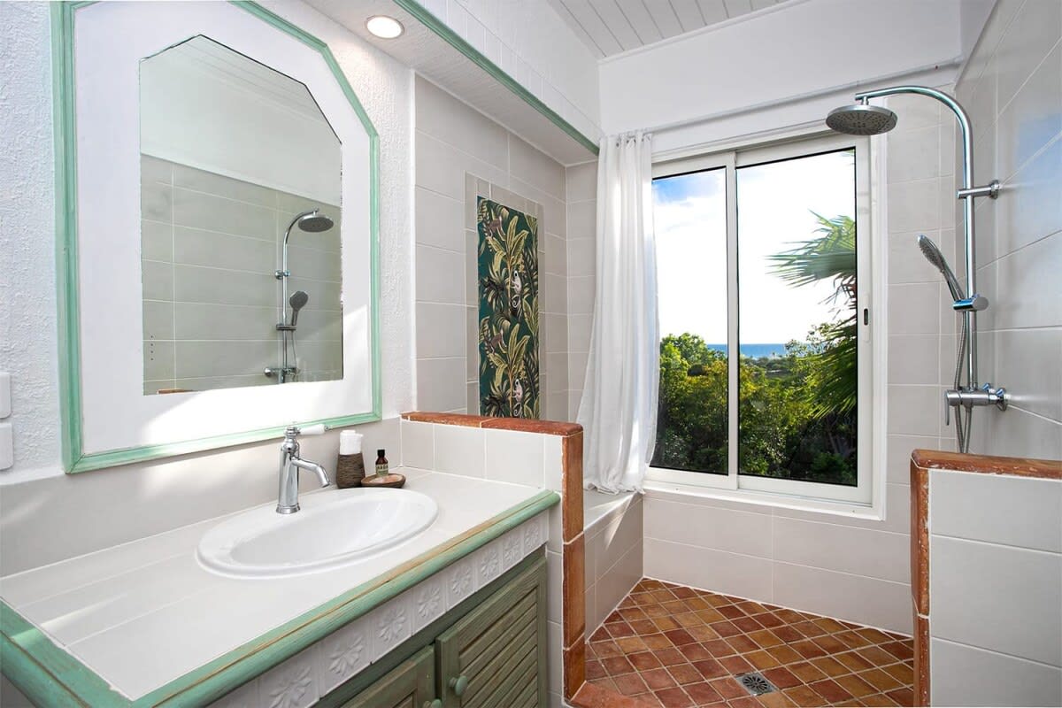 Villa Jacaranda, Baie Longue Views and Barefoot Terrace Living in Terres Basses - Photo 22