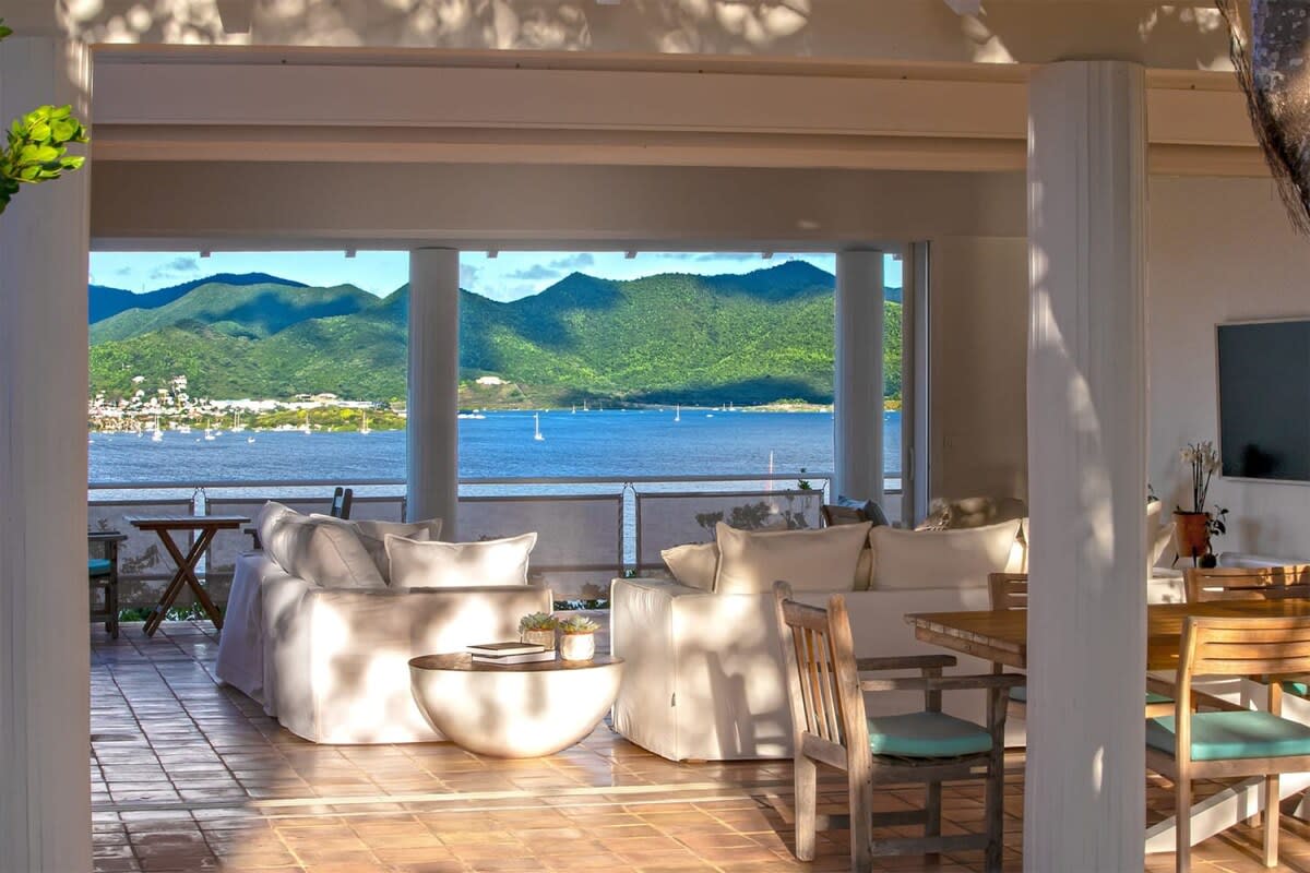 Villa Jasper, a Philip Johnson Island Retreat in Terres Basses Main View