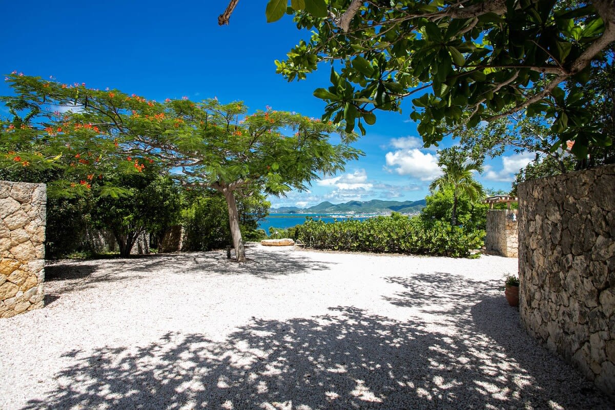 Villa Jasper, a Philip Johnson Island Retreat in Terres Basses - Photo 46