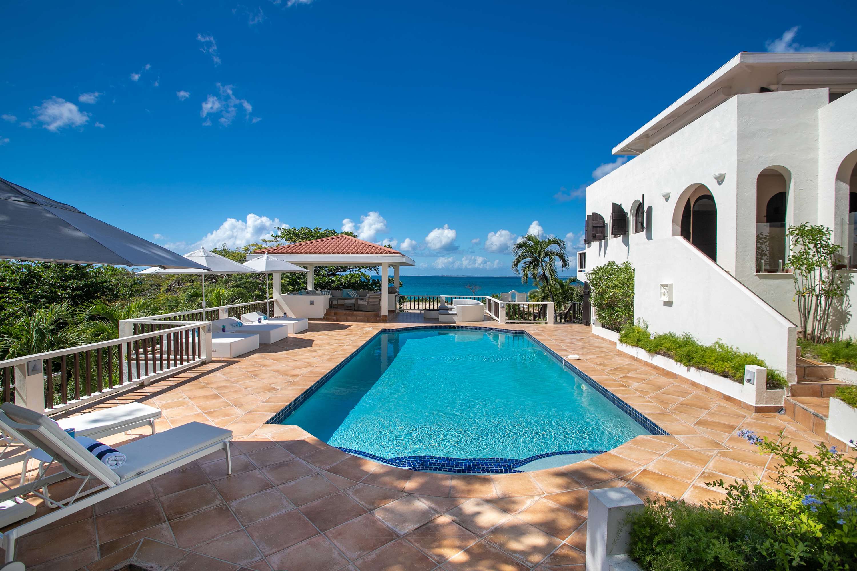 Villa Joie de Vivre, Beachfront Baie Rouge Villa with Private Cottage and Sunset Pool - Photo 12