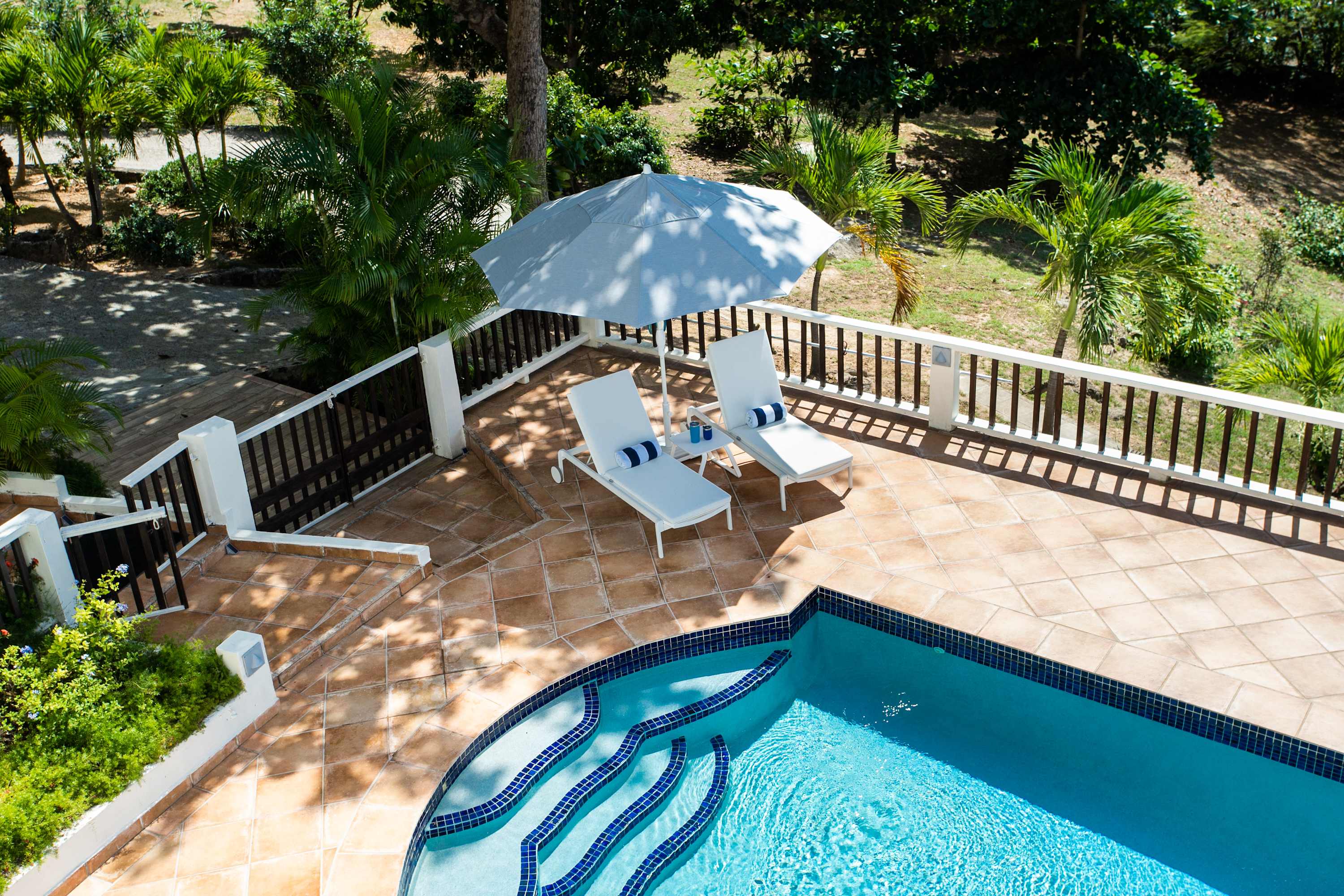 Villa Joie de Vivre, Beachfront Baie Rouge Villa with Private Cottage and Sunset Pool - Photo 14