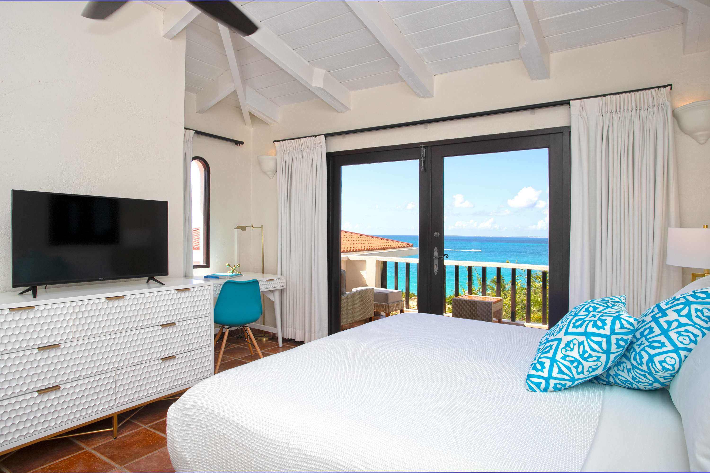 Villa Joie de Vivre, Beachfront Baie Rouge Villa with Private Cottage and Sunset Pool - Photo 33