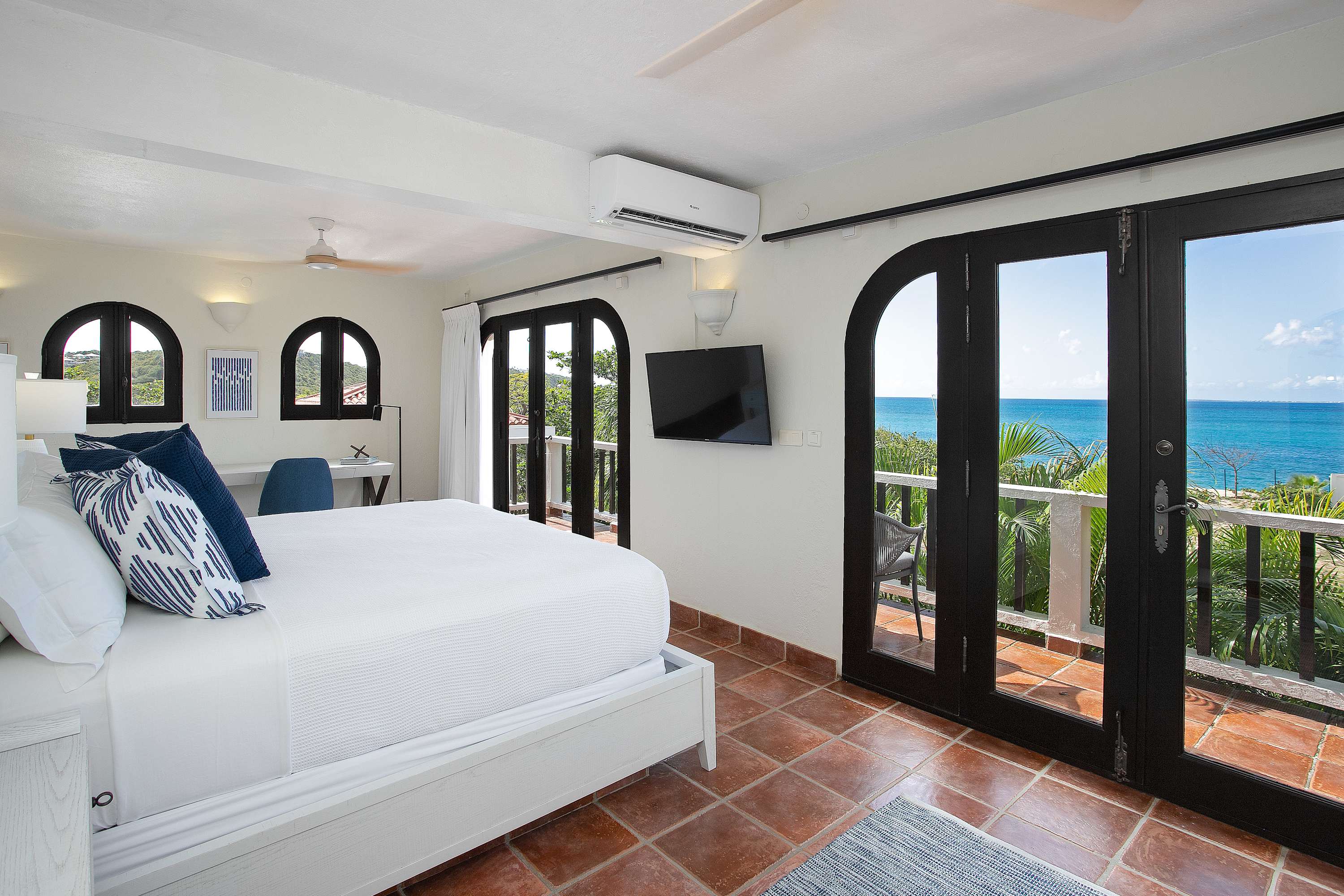 Villa Joie de Vivre, Beachfront Baie Rouge Villa with Private Cottage and Sunset Pool - Photo 38