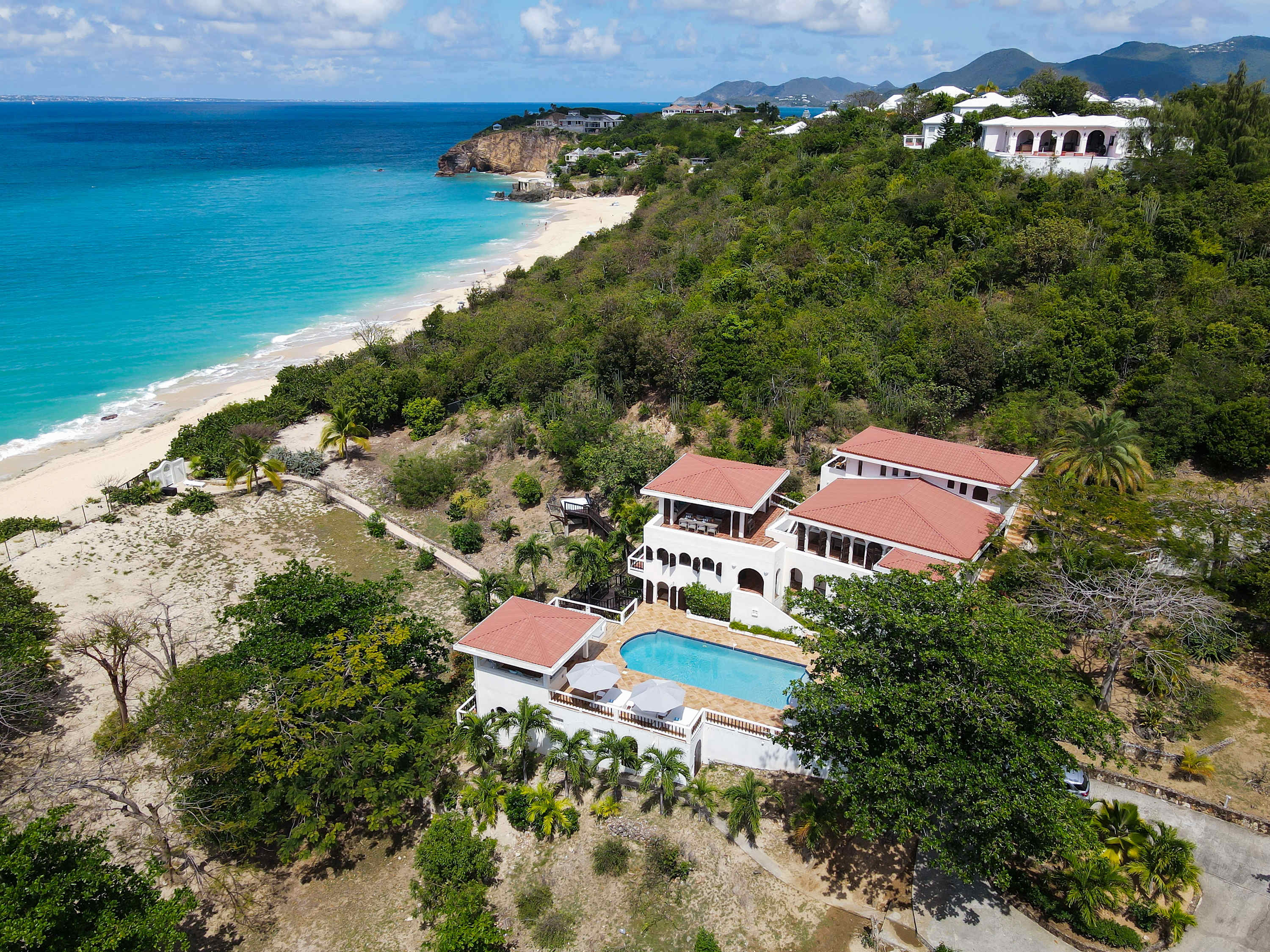 Villa Joie de Vivre, Beachfront Baie Rouge Villa with Private Cottage and Sunset Pool - Photo 9
