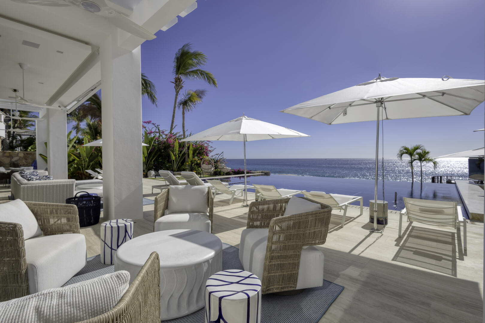 La Casa Tranquila, Beachfront Villas del Mar Estate with Chef, Butler and Infinity Pool - Photo 5