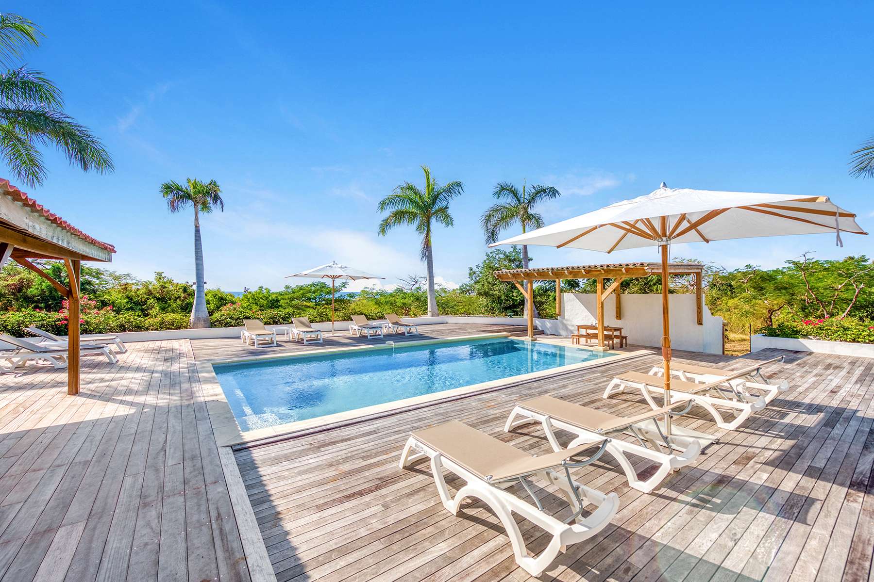 La Hacienda, Terres Basses Ocean View Estate with Private Pool and Sport Courts Gallery 2