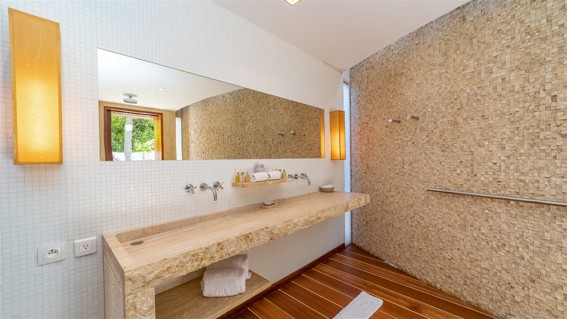La Plage, Seven-Bedroom Beachfront Villa on Lorient Beach - Photo 32