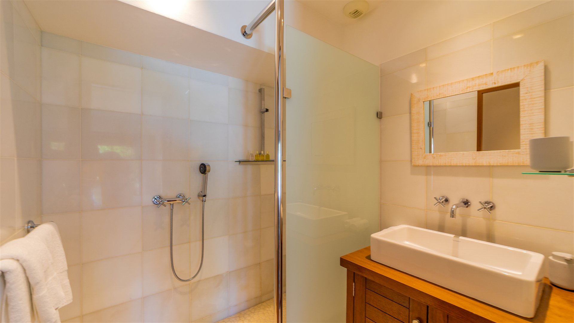 La Plage, Seven-Bedroom Beachfront Villa on Lorient Beach - Photo 66