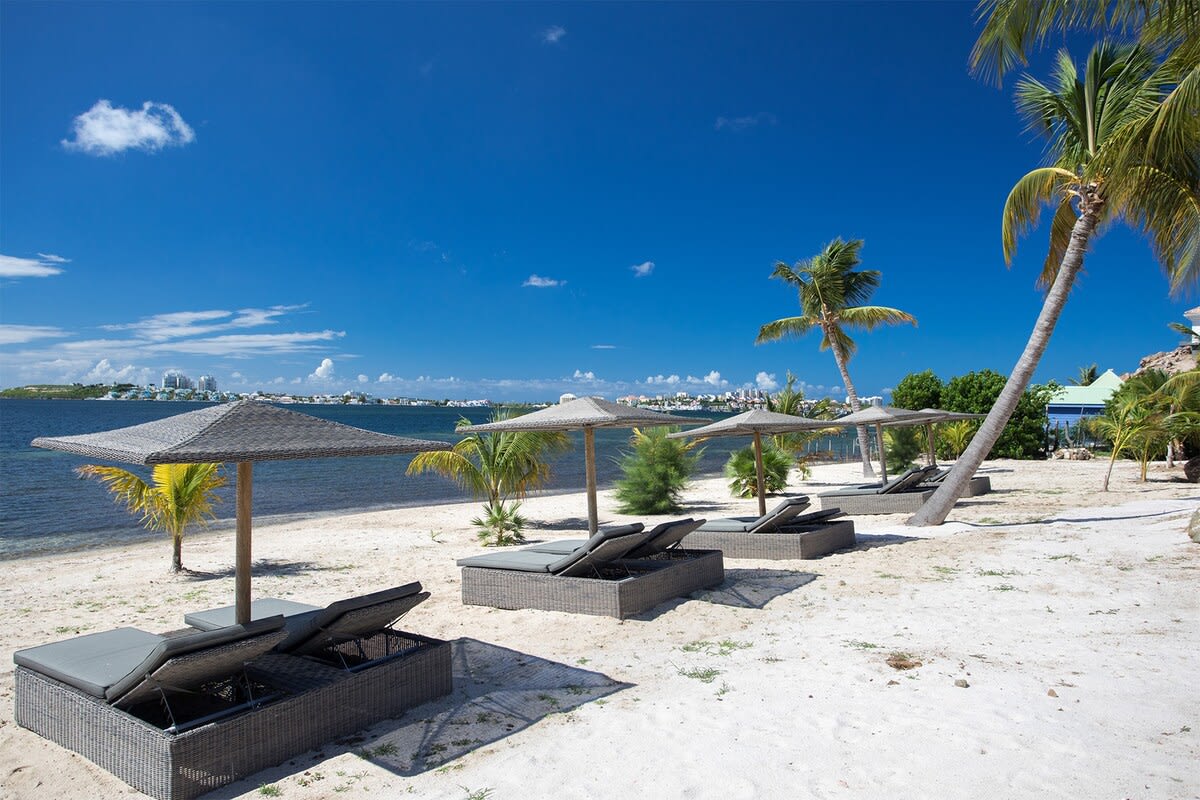 La Salamandre, a Six-Bedroom Lagoonfront Villa in Terres Basses - Photo 16