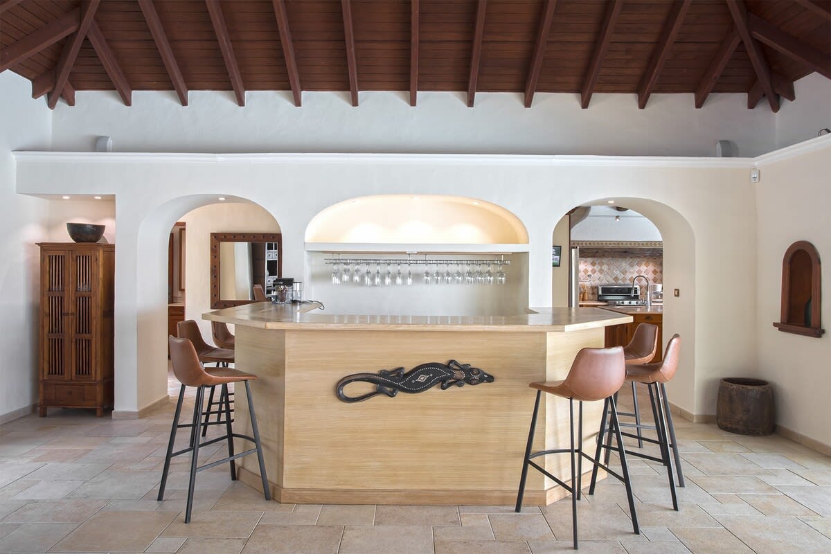La Salamandre, a Six-Bedroom Lagoonfront Villa in Terres Basses - Photo 18