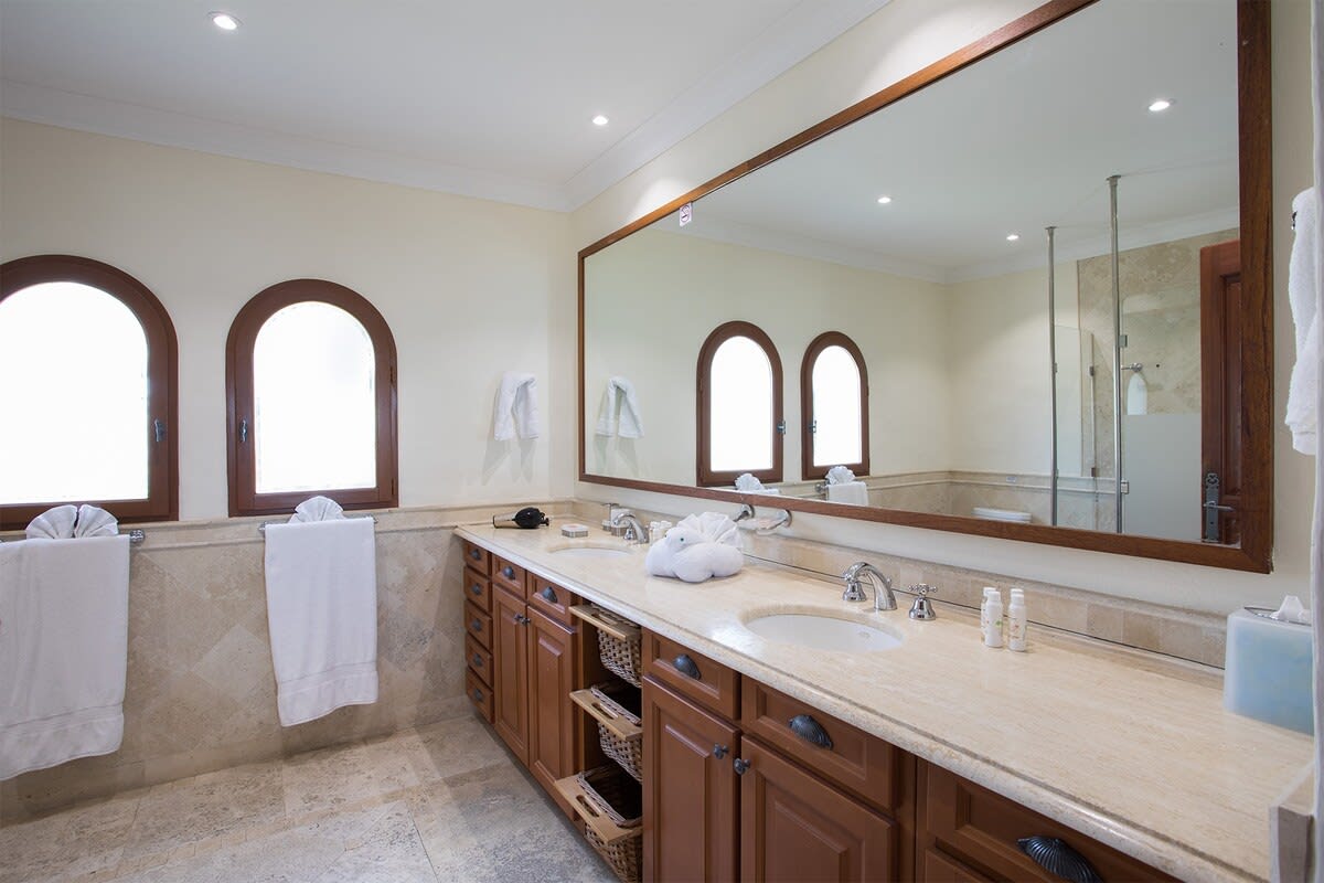 La Salamandre, a Six-Bedroom Lagoonfront Villa in Terres Basses - Photo 26