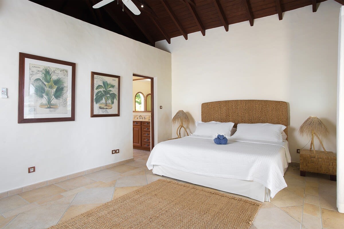 La Salamandre, a Six-Bedroom Lagoonfront Villa in Terres Basses - Photo 35