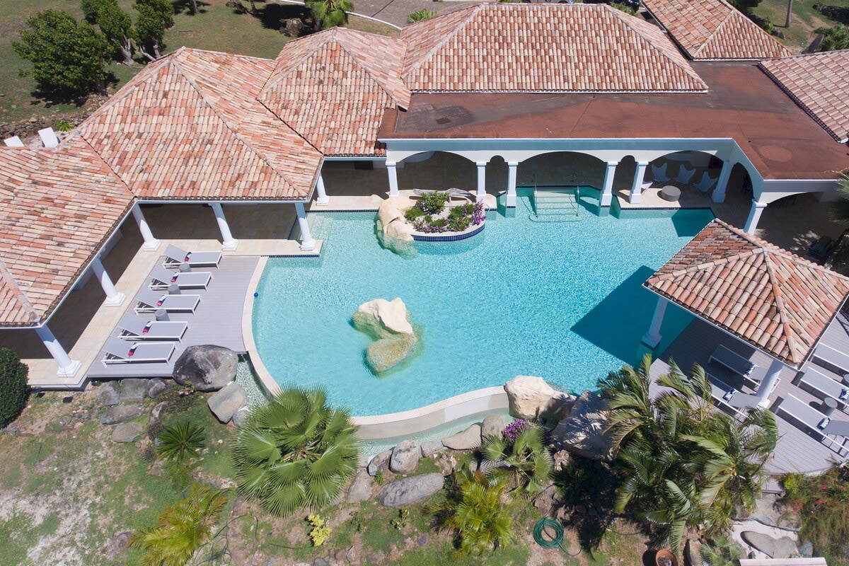 La Salamandre, a Six-Bedroom Lagoonfront Villa in Terres Basses - Photo 6