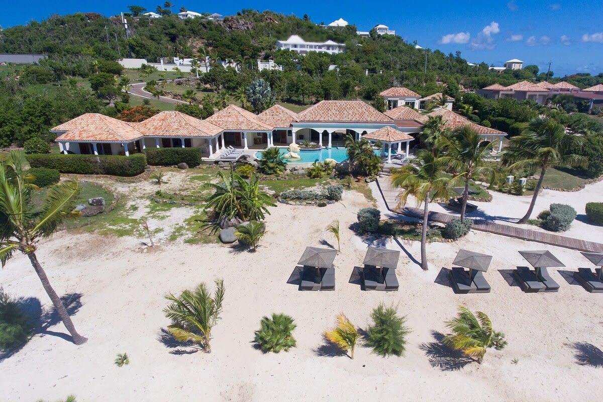 La Salamandre, a Six-Bedroom Lagoonfront Villa in Terres Basses - Photo 7