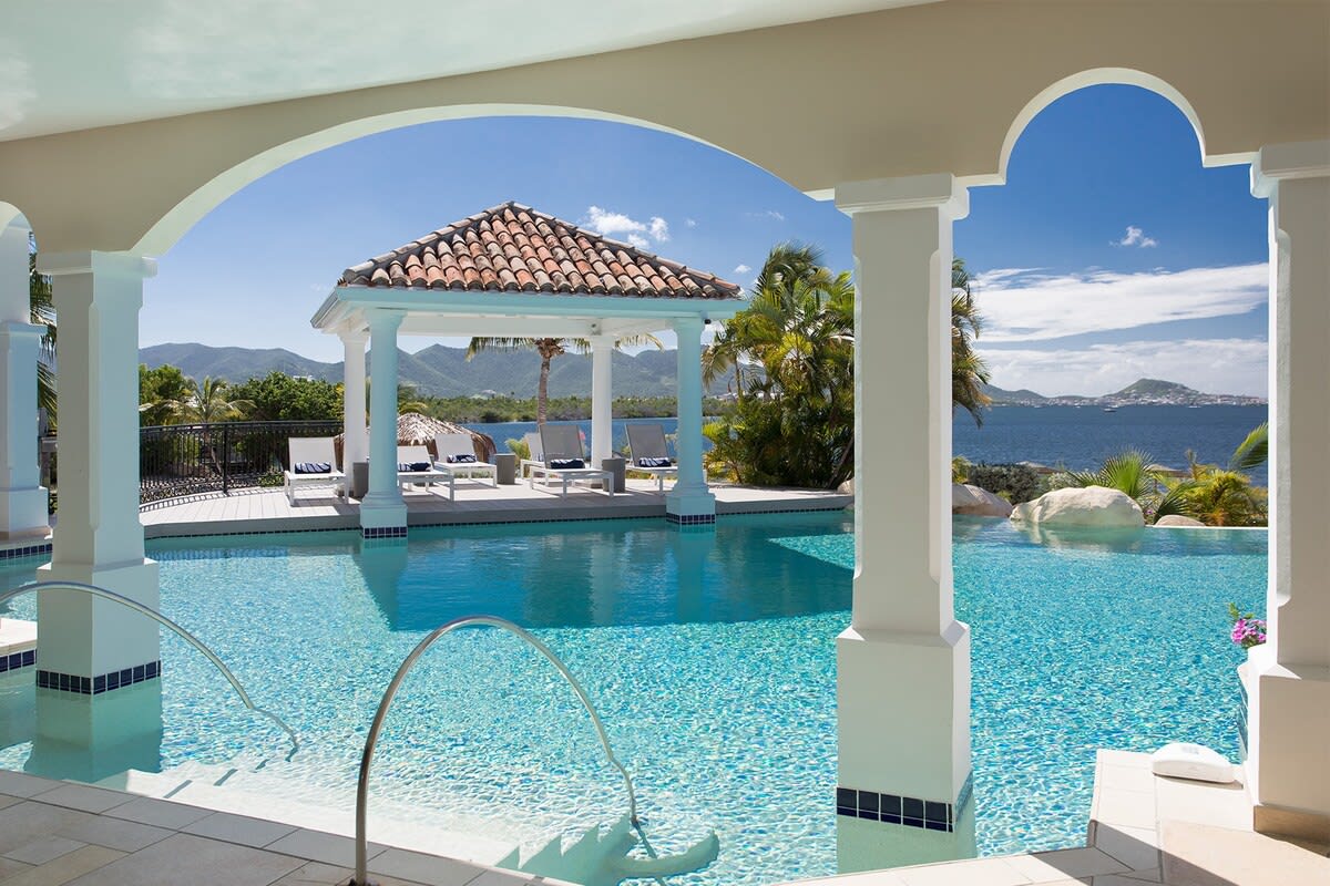 La Salamandre, a Six-Bedroom Lagoonfront Villa in Terres Basses - Photo 8