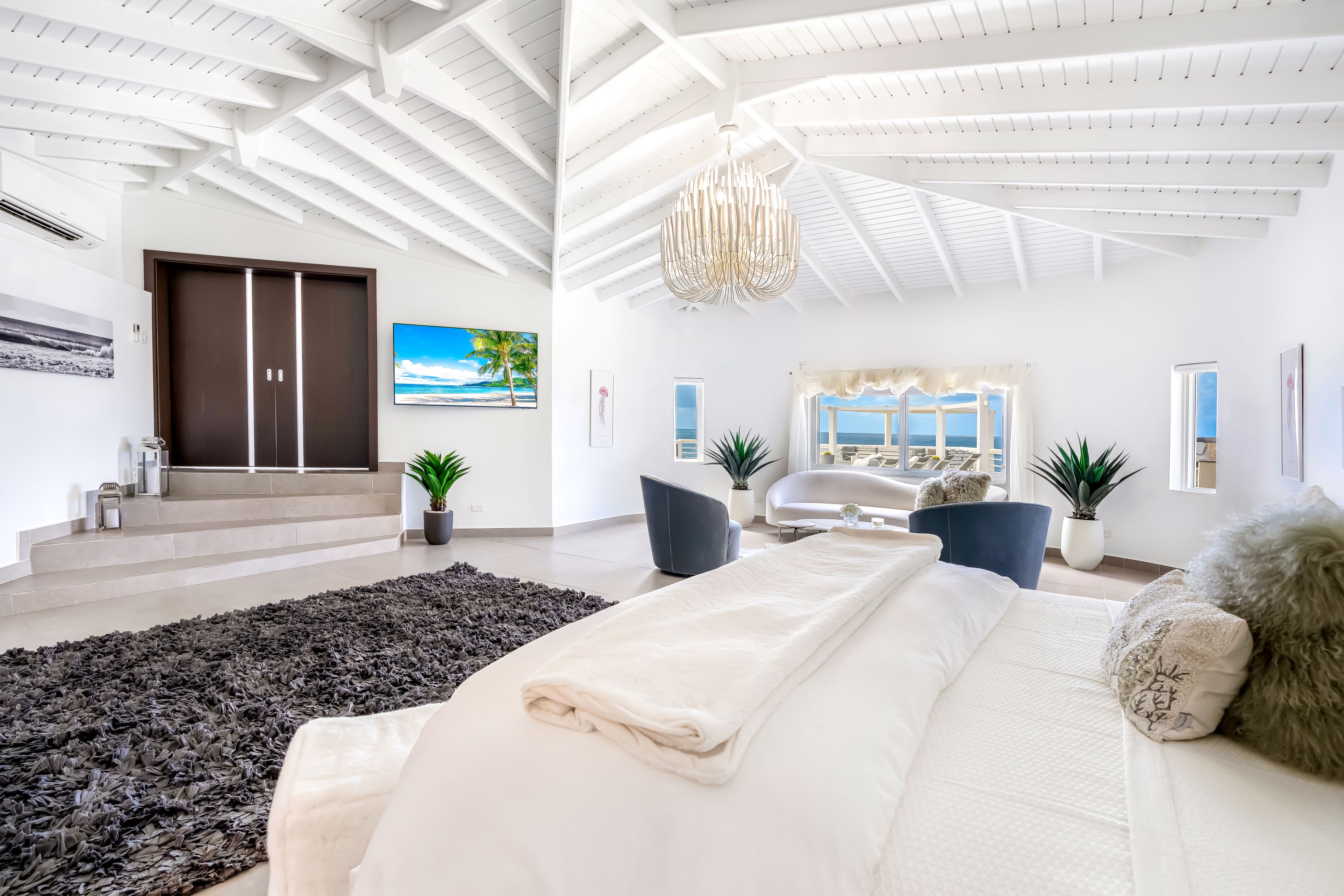 La Villa Salee, Beachfront Six Bedroom Villa on St Maarten’s Pelican Peninsula - Photo 14