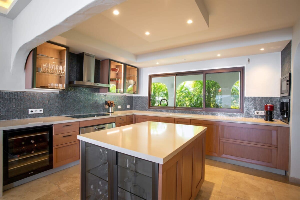 La Vue Folle, Terres Basses Beachfront Villa with Two Pools and Simpson Bay Lagoon Views - Photo 21