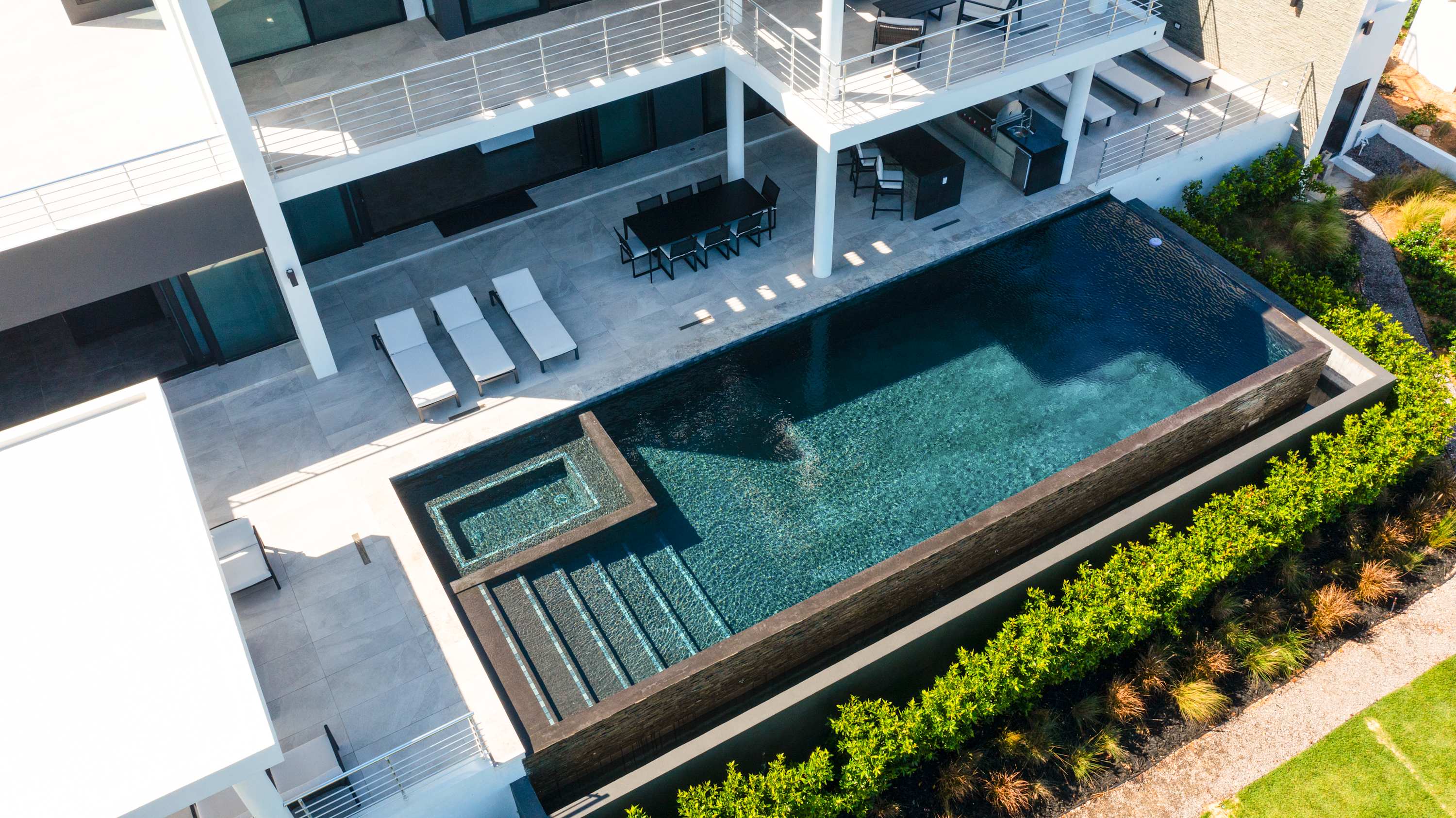 Le Rêve Bleu, a Beachfront Black Garden Villa with Pool, Jacuzzi and Four Ensuite Bedrooms - Photo 12