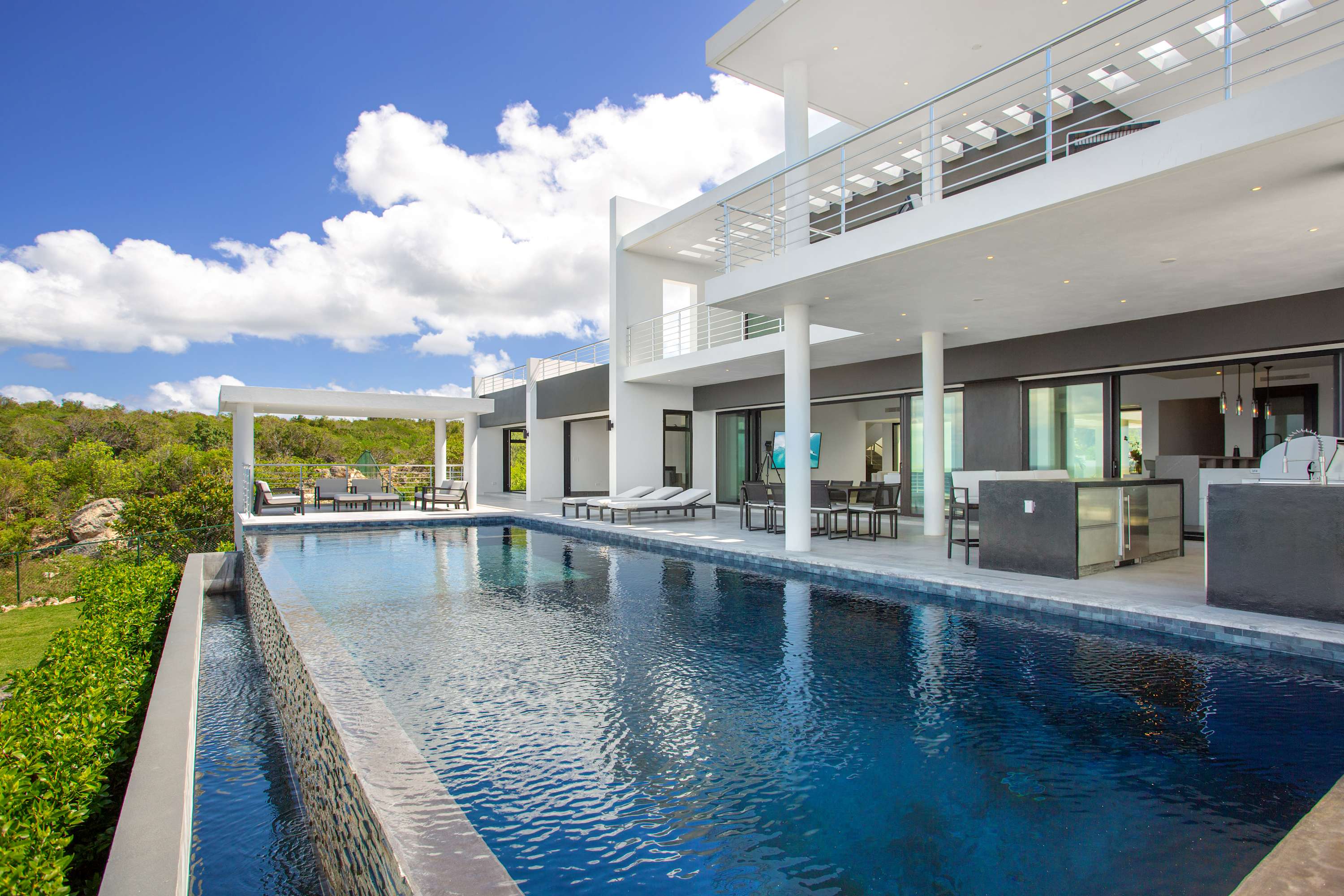 Le Rêve Bleu, a Beachfront Black Garden Villa with Pool, Jacuzzi and Four Ensuite Bedrooms - Photo 13