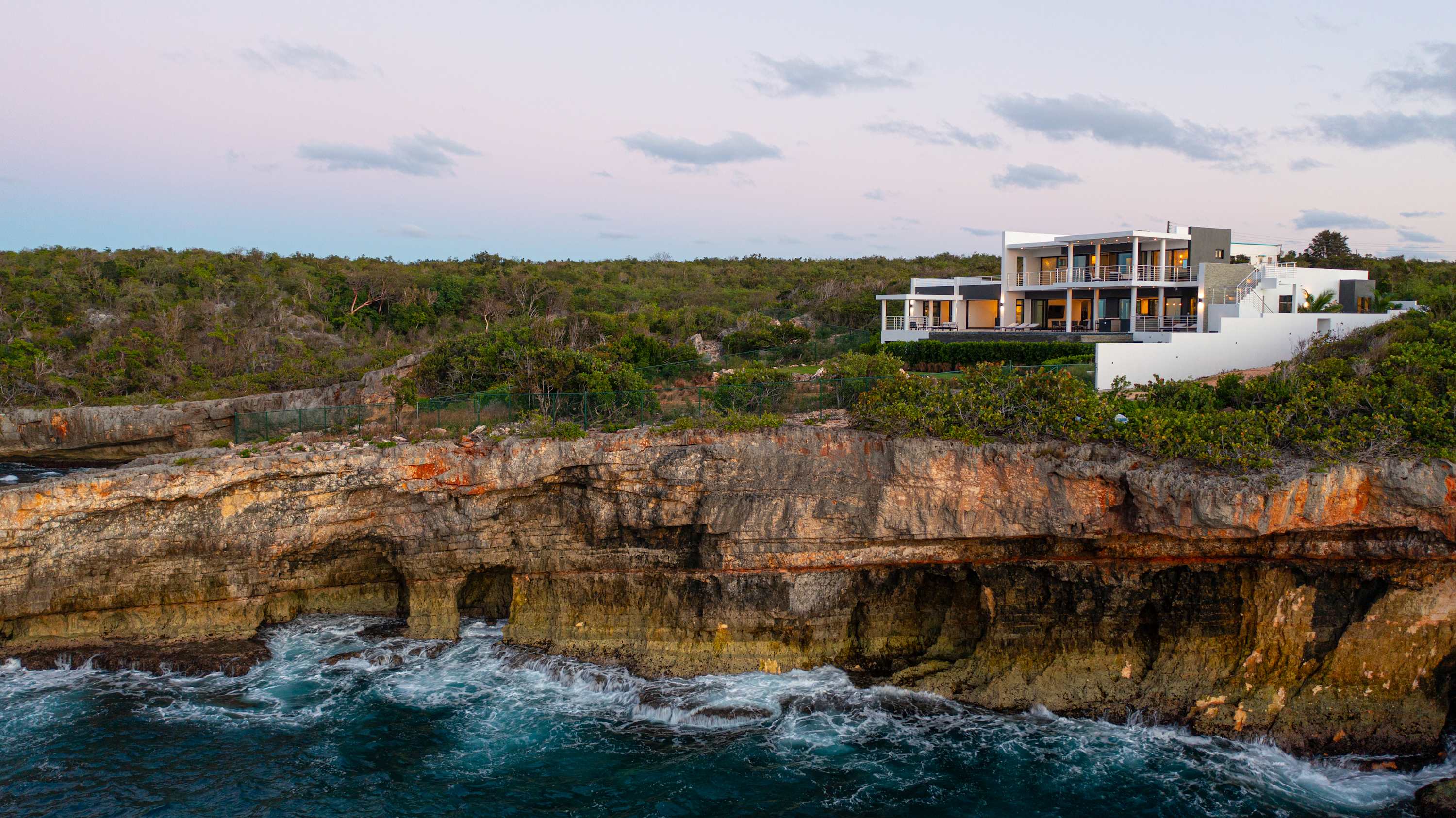 Le Rêve Bleu, a Beachfront Black Garden Villa with Pool, Jacuzzi and Four Ensuite Bedrooms - Photo 6