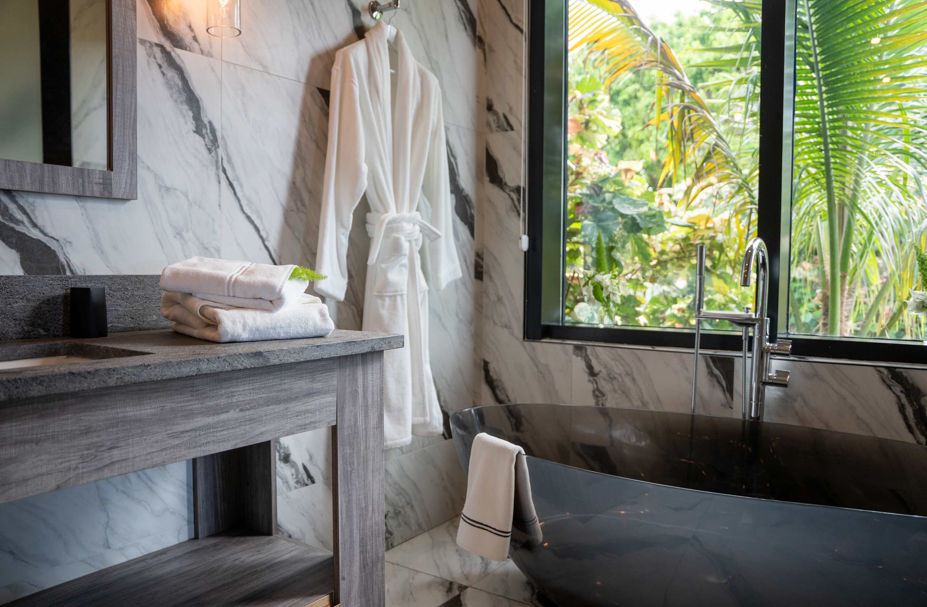 Le Rêve Bleu, a Beachfront Black Garden Villa with Pool, Jacuzzi and Four Ensuite Bedrooms - Photo 65