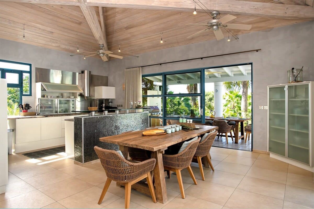 Les Palmiers Bleus, a Five Bedroom Terres Basses Villa Steps from Baie aux Prunes - Photo 12