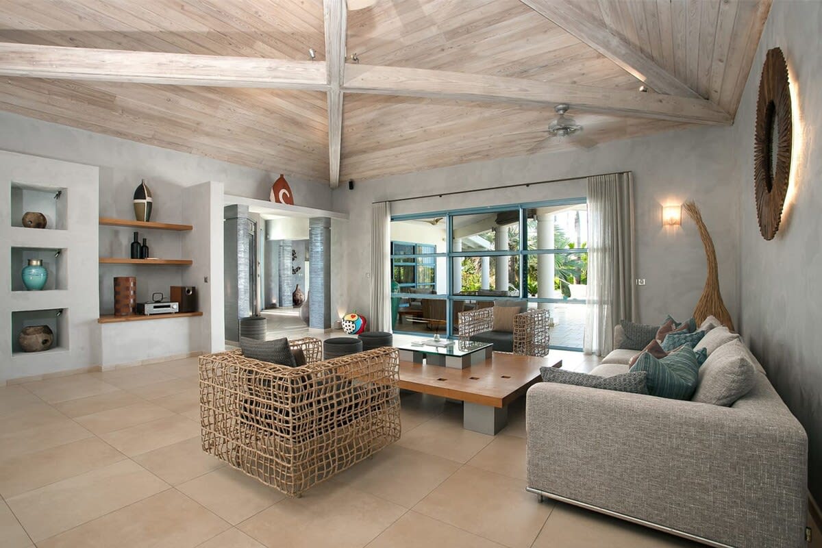 Les Palmiers Bleus, a Five Bedroom Terres Basses Villa Steps from Baie aux Prunes - Photo 15