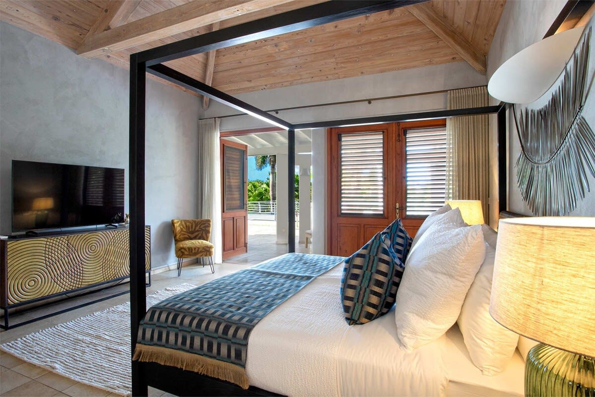 Les Palmiers Bleus, a Five Bedroom Terres Basses Villa Steps from Baie aux Prunes - Photo 19