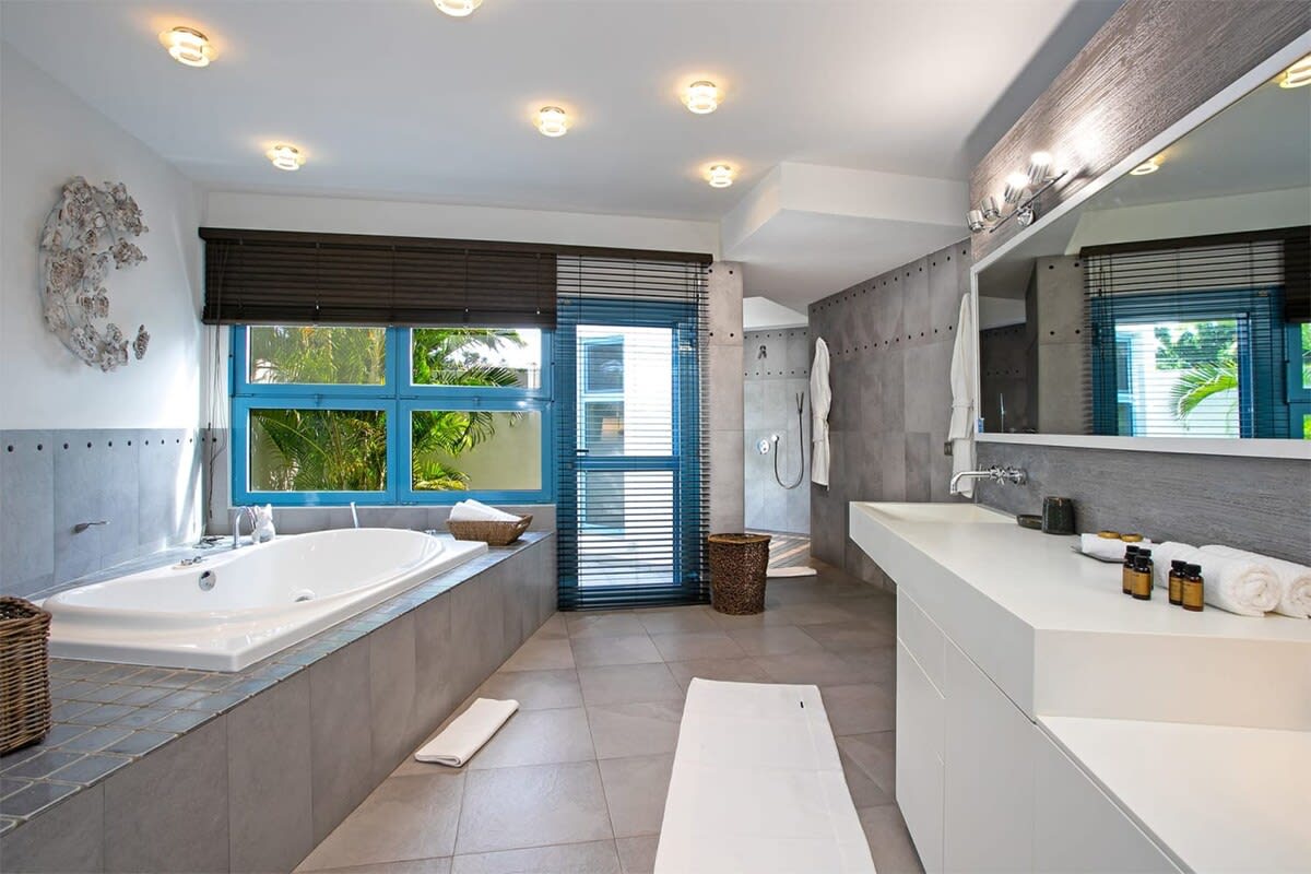 Les Palmiers Bleus, a Five Bedroom Terres Basses Villa Steps from Baie aux Prunes - Photo 21