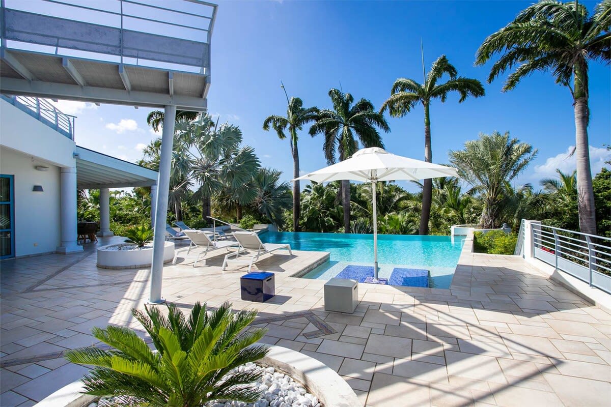 Les Palmiers Bleus, a Five Bedroom Terres Basses Villa Steps from Baie aux Prunes Gallery 2